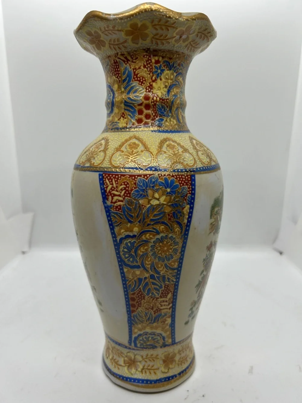 LARGE  SATSUMA 10-INCH HAND PAINTED  MID-20TH CENTURY VASE AMAZING ARTWORK!